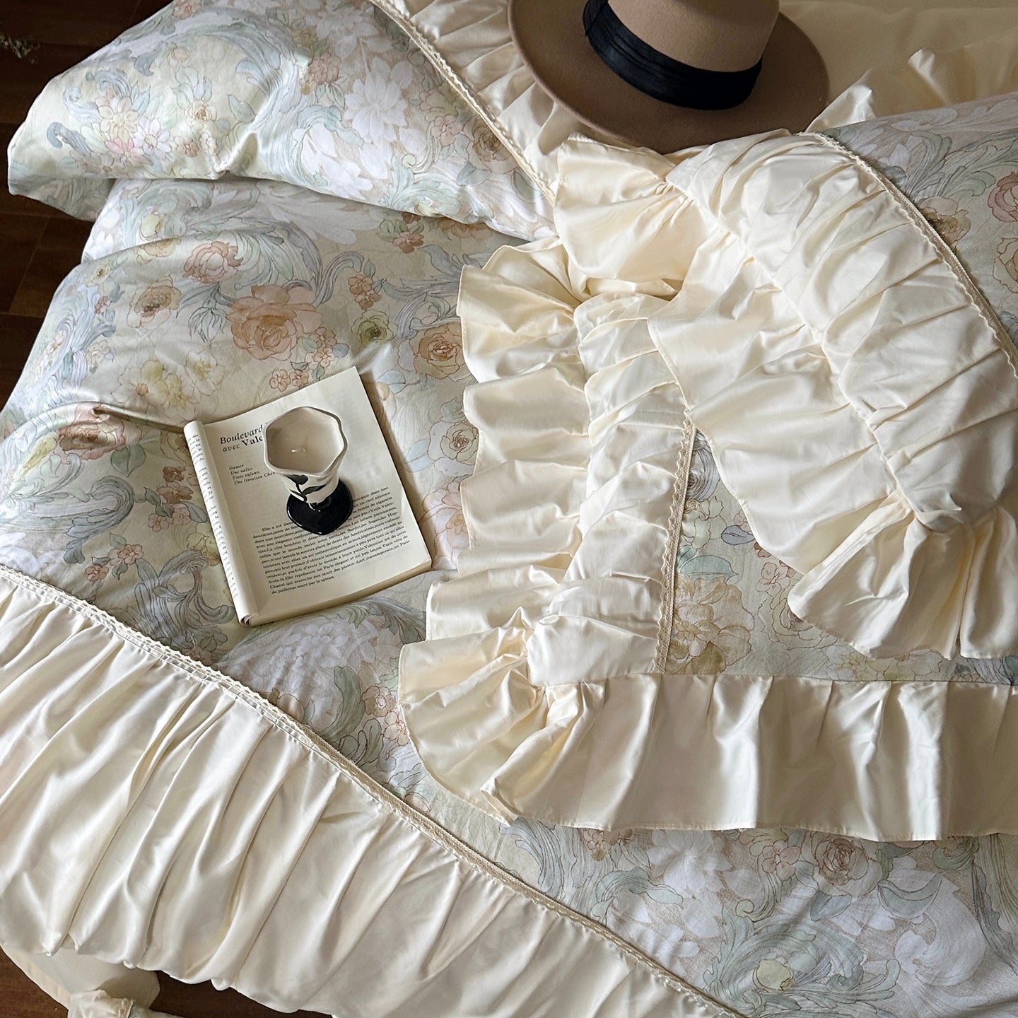 The Petit Trianon Set